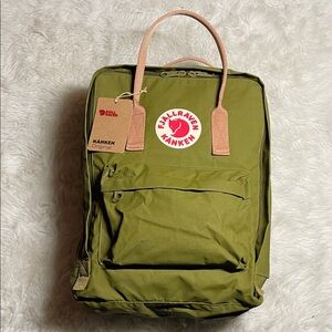 Fjallraven Kånken Forest Green Backpack